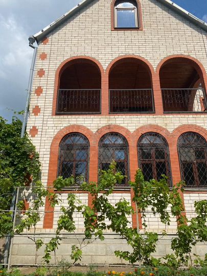 Дом 334,9 м² на участке 20 сот.