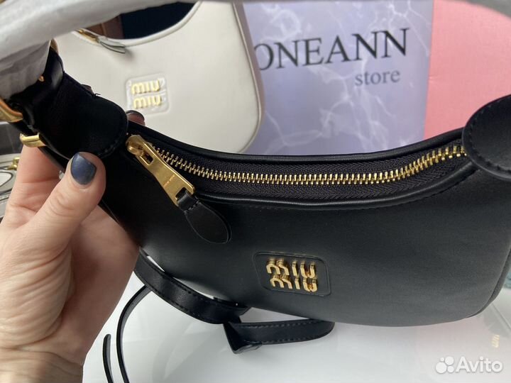 Сумка Miumiu hobo натуральная кожа