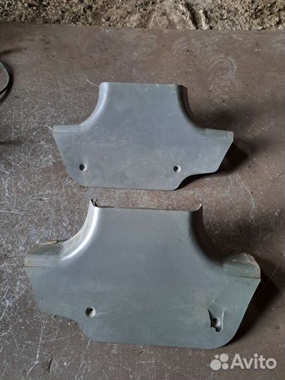 Накладка стойки Mercedes W140