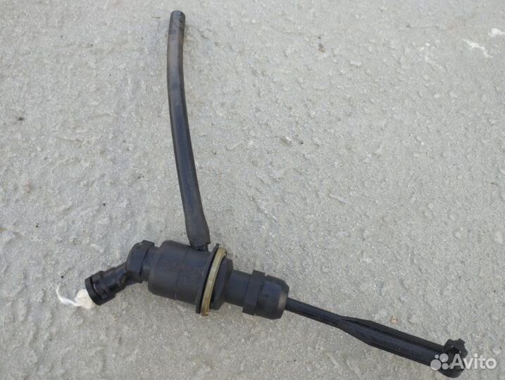 Главный цилиндр сцепления Renault Duster K4MA606