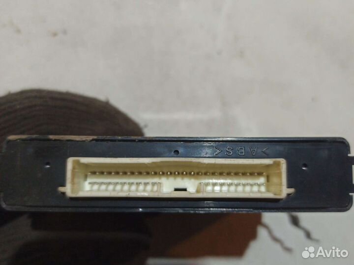 Блок управления бесключевого доступа toyota camry