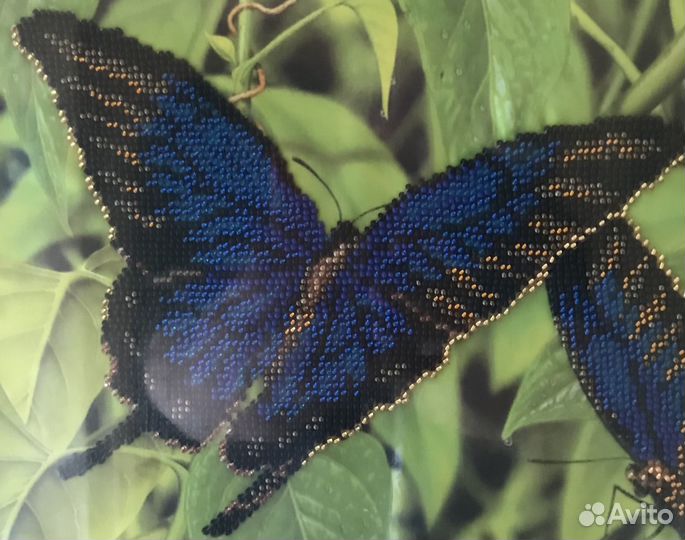 Картина с частичной вышивкой бисером