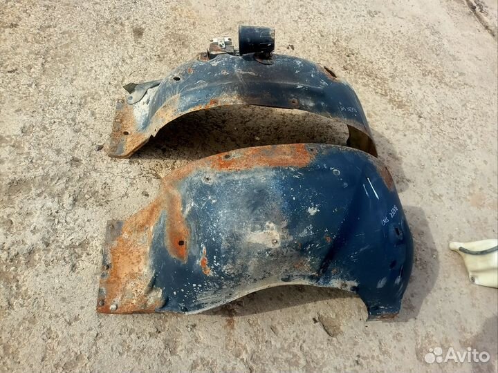 Подкрылок передний левый правый Chevrolet Blazer S