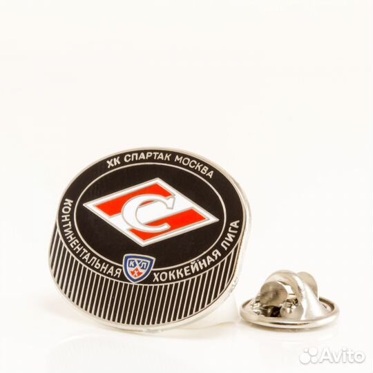 Коллекция хоккейных значков 