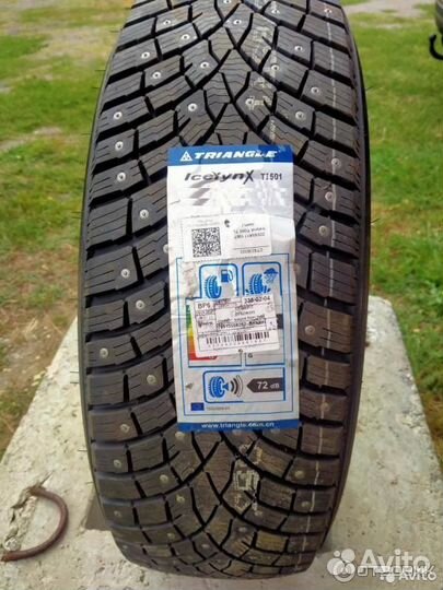 Triangle IcelynX TI501 215/60 R17