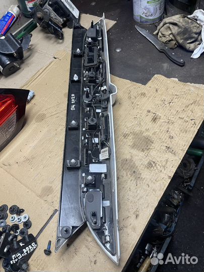 Накладка крышки багажника крайслер пацифика 2017+