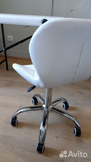 Стул для косметолога