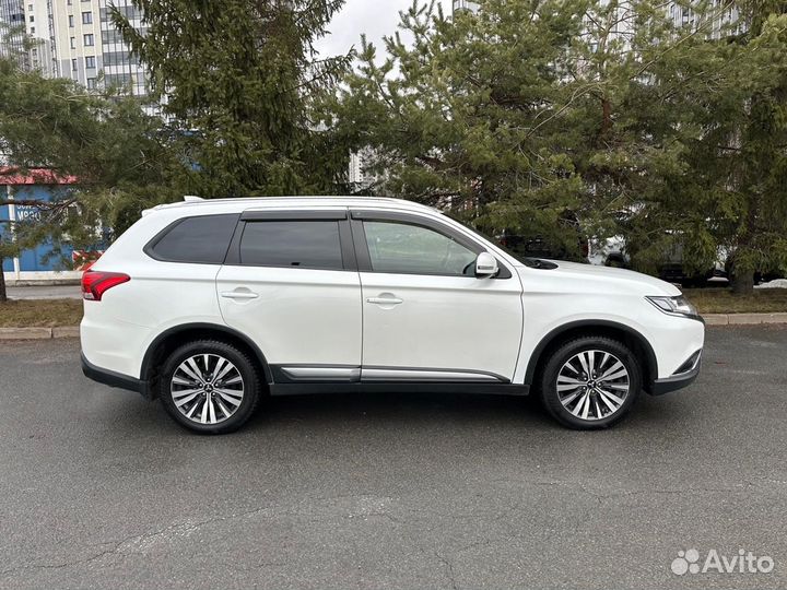 Mitsubishi Outlander 2.0 CVT, 2019, 165 230 км