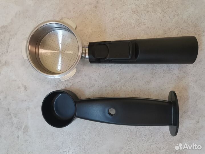 Кофеварка рожковая Endever Costa-1080