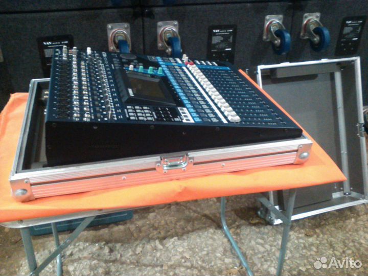 Продам кейс под микшер yamaha 01V96