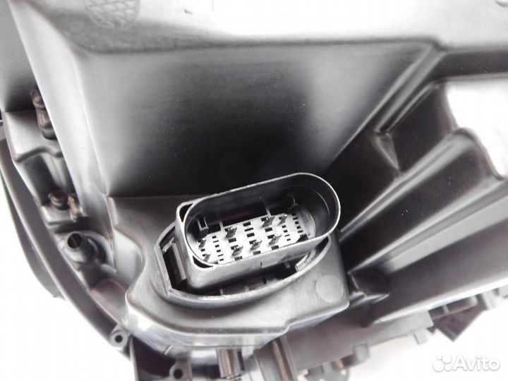 Фара левая Audi A4/RS4