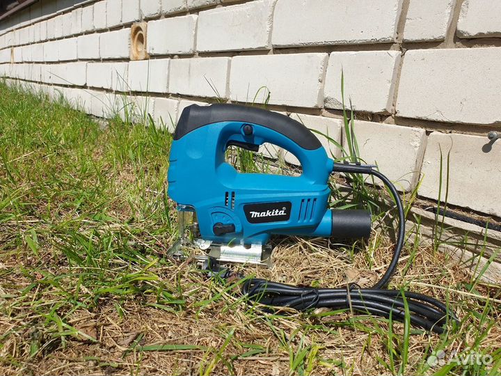 Лобзик Makita