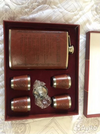 Подарочный набор 6 в 1 фляжка +4 рюмки + воронка