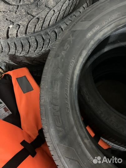 Hankook Ventus V2 AS 235/55 R19
