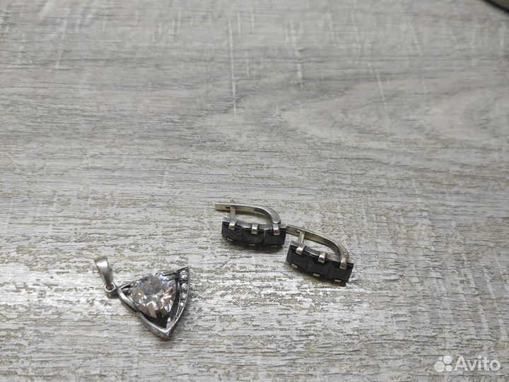 Продам кулон и серьги цирконий и серебро