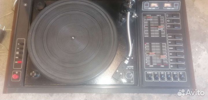 Проигрыватель винилра радиотехника 001