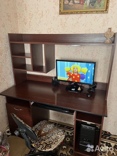 Компьютерный стол