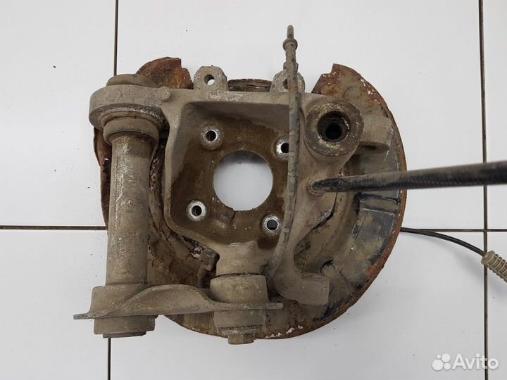 Кулак задний левый (BMW 5)