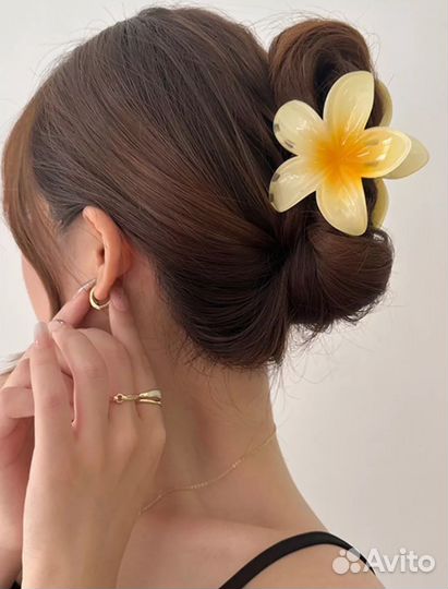 Крабик для волос цветок