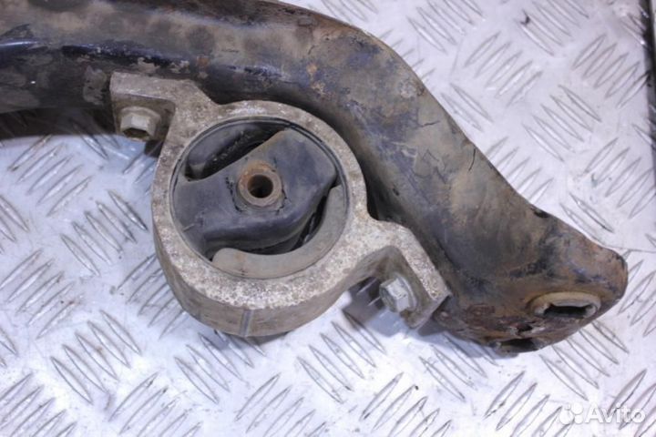 Балка подмоторная продольная Nissan Primera 1996 2