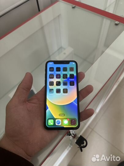 iPhone X, 64 ГБ