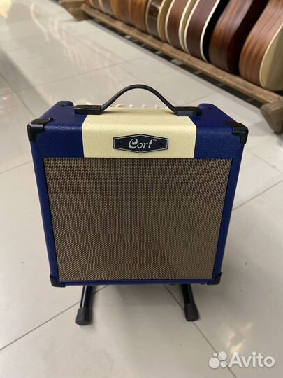 Cort CM15R Комбоуселитель