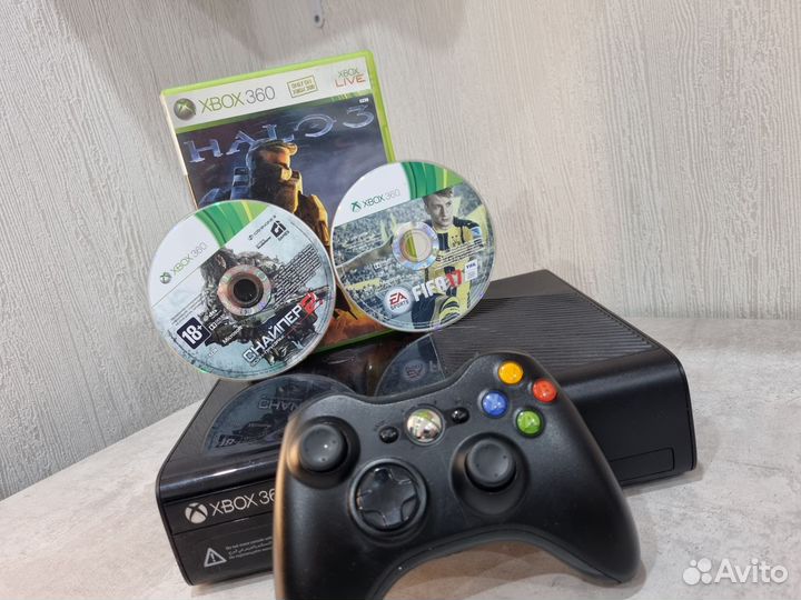 Xbox 360 e + игры