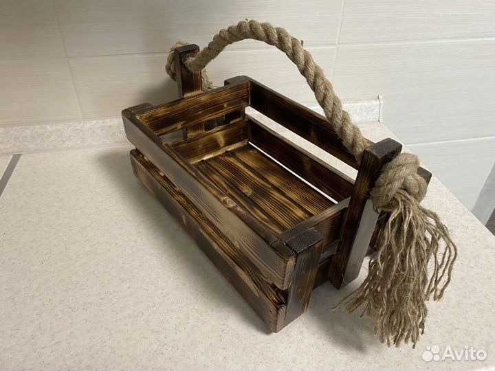 Деревянная корзиночка.Можно использовать по своему