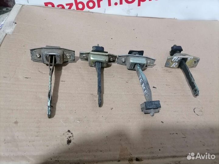 Ограничитель двери Toyota Tercel