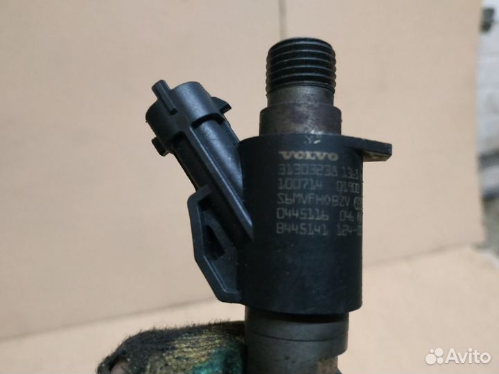 Вольво XC70 XC60 форсунка топливная D5204T2 T3