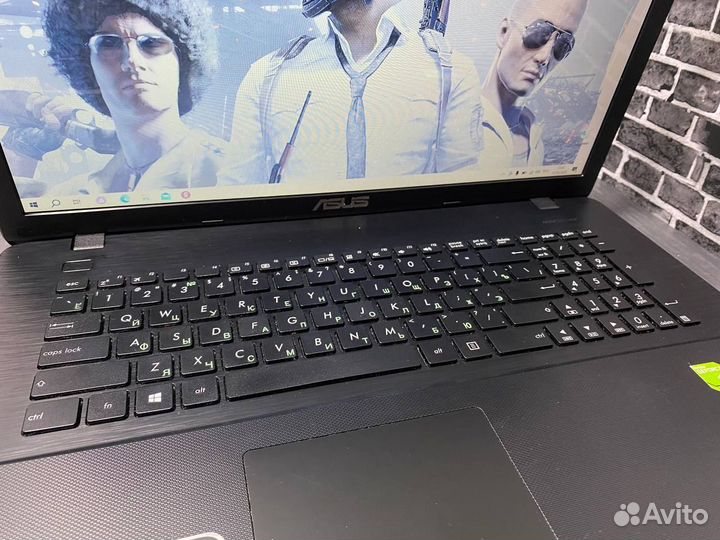 Игровой ноутбук Asus 17.3/8gb/2видеокарты/SSD+HDD