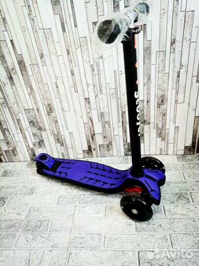 Самокат новый трехколесный детский