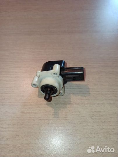 Датчик положения кузова prado 150