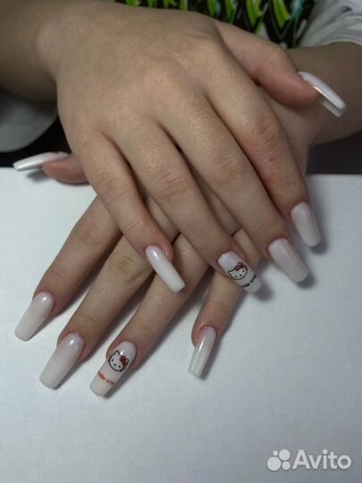 Модель на маникюр