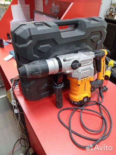 Перфоратор Вихрь П-1600-К