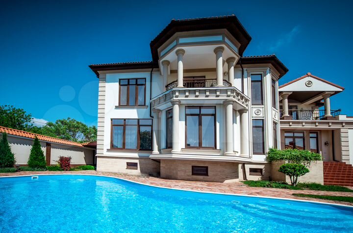 Дом 520 м² на участке 8 сот.