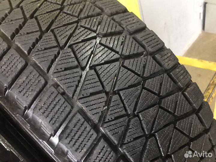 Bridgestone Blizzak DM-V2 225/60 R18