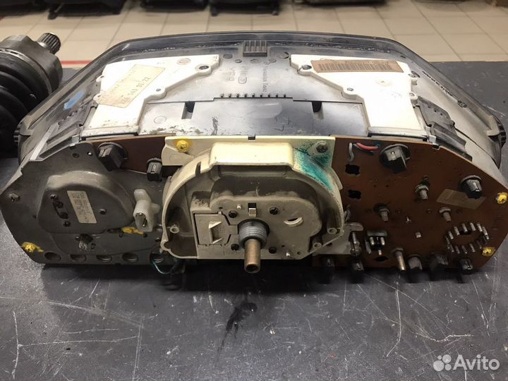 Mercedes benz w124 панель приборов 1244401747