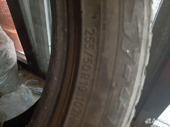 Observe X-10 255/50 R19 111H