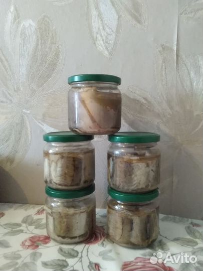 Тушенка свинина,рыбные консервы,каши с мясом