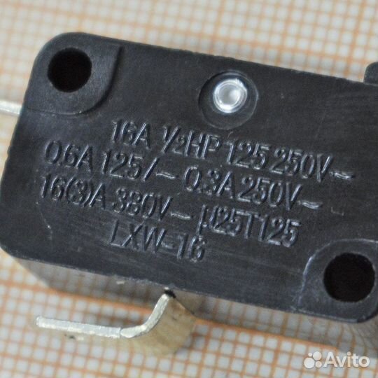 Микровыключатель 3-х контактный, 16A 250V