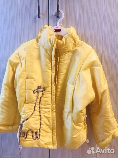 Куртка для девочки на весну 110-116
