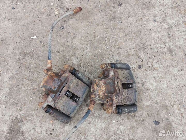 Рено Логан переднее суппорта