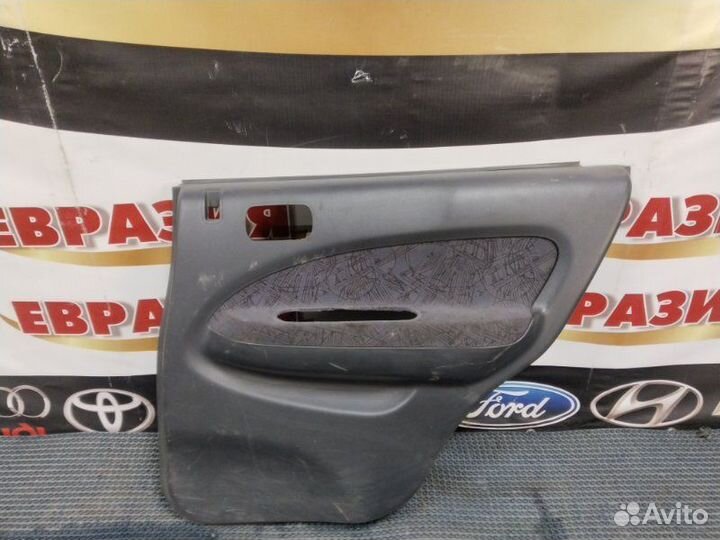 Обшивка двери задняя правая Honda Hr-V GH4 D16A