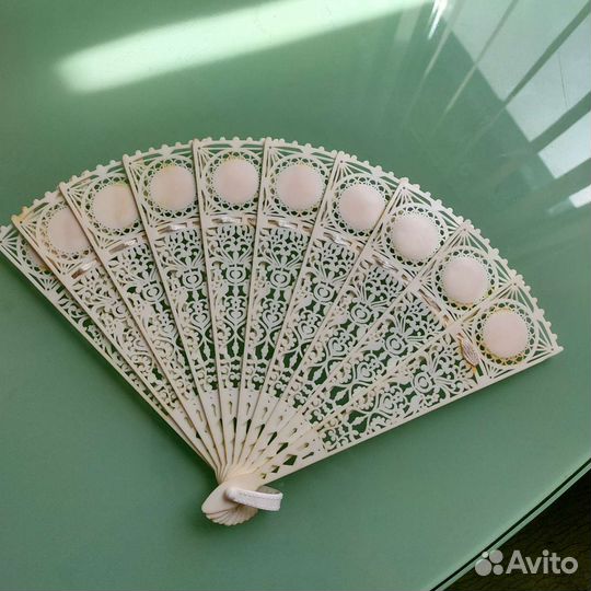 Веер ажурный