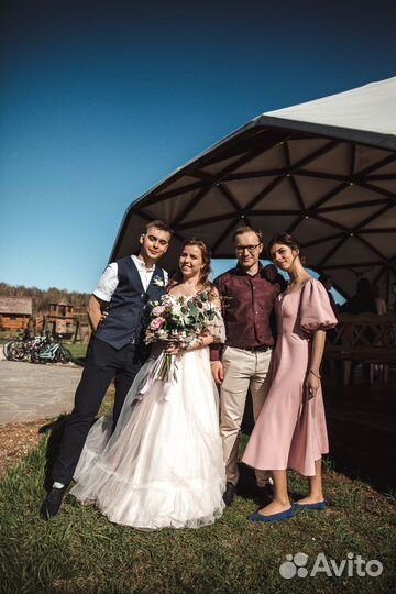 Платье вечернее с открытыми плечами