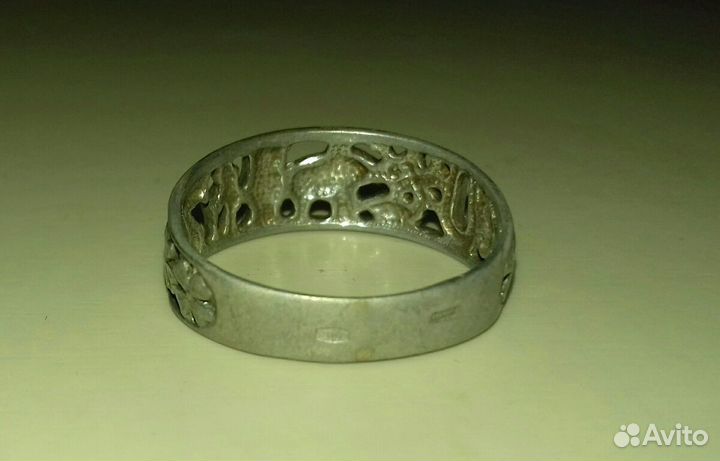Серебряное кольцо