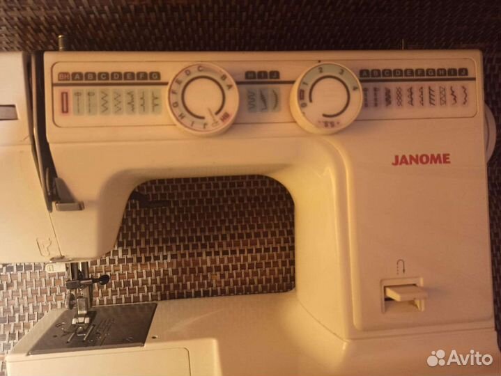 Швейная машина Janome бу
