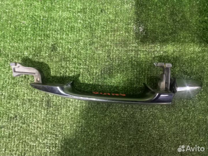 Ручка двери внешняя toyota alphard ANH10 2azfe 2004 Задн. Прав. чёрный-хром вставка