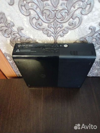Игровая приставка Xbox 360